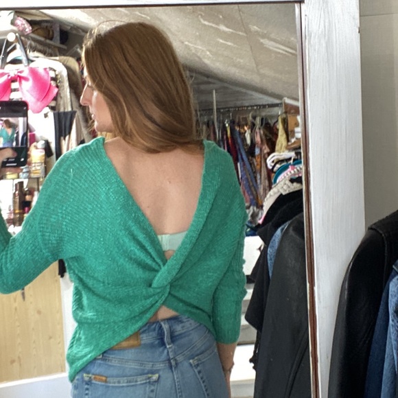 Tie back twist knit top - Picture 3 of 4